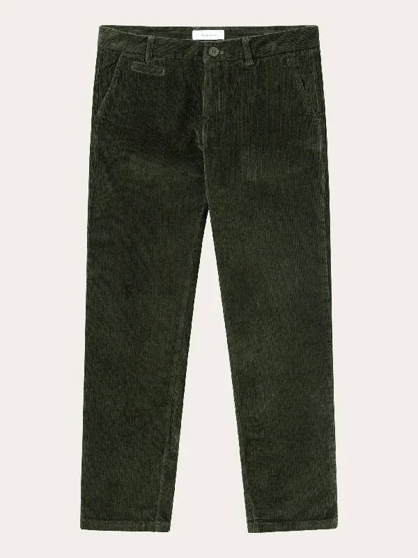 Sportswear Styles CHUCK regular 8-wales corduroy chino pants - Forrest Night